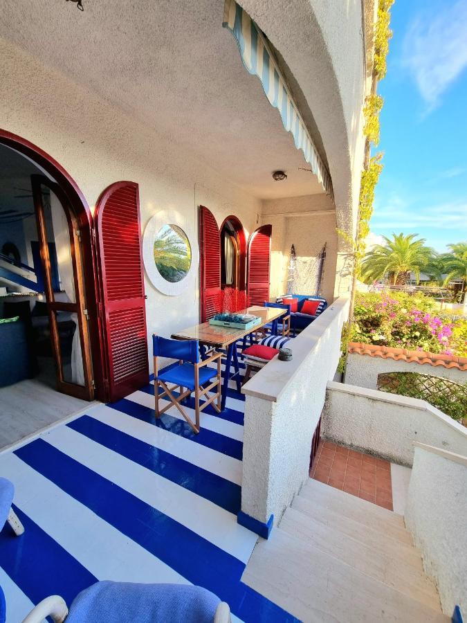 Vista Mare Su Tre Piani Con Giardino Villa Falerna Exteriör bild